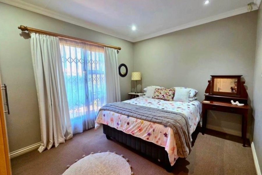 3 Bedroom Property for Sale in Flamwood North West